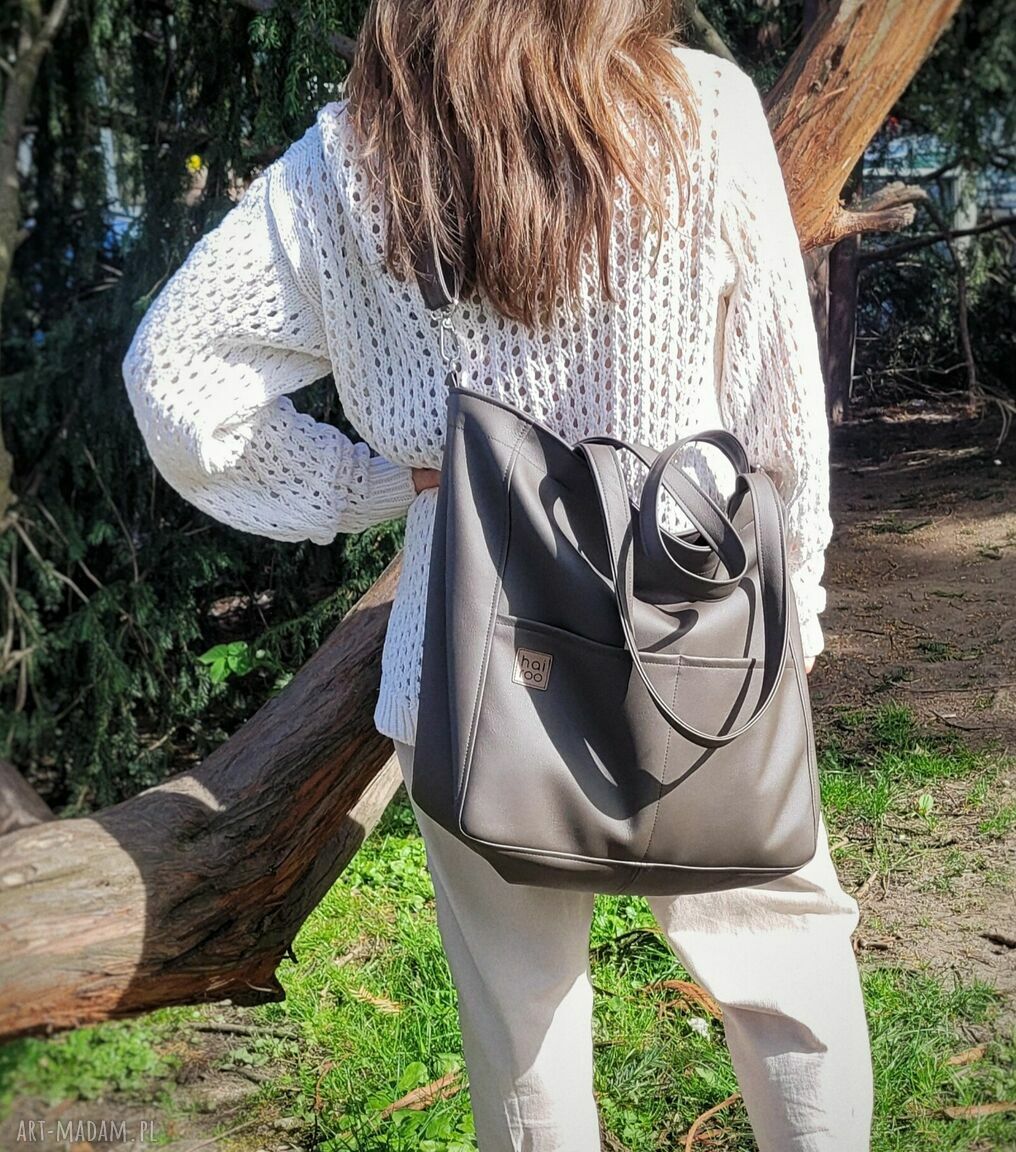 Torba Lazy Bag Pocket taupe vegan na ramię - oversize z kieszeniami na telefon i klucze