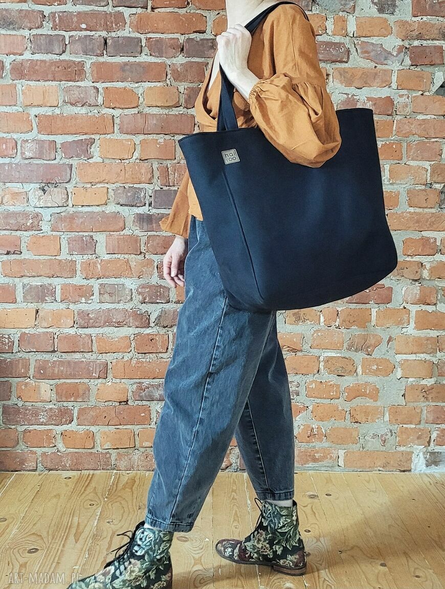 Lazy Bag Bukka - czarna, wodoodporna torebka oversize na ramię