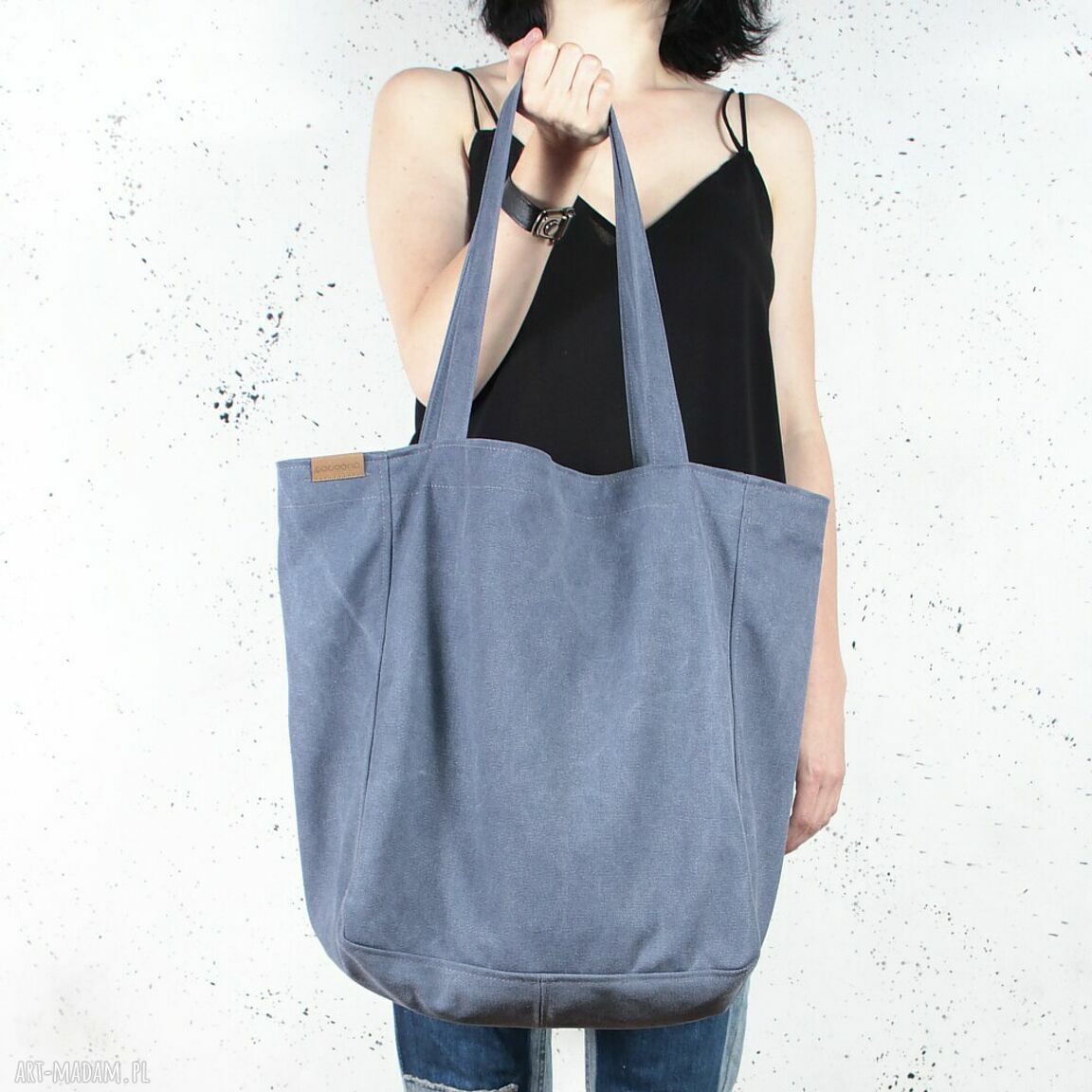 Lazy Bag ciemnoniebieska torba na ramię oversize z grubej bawełny