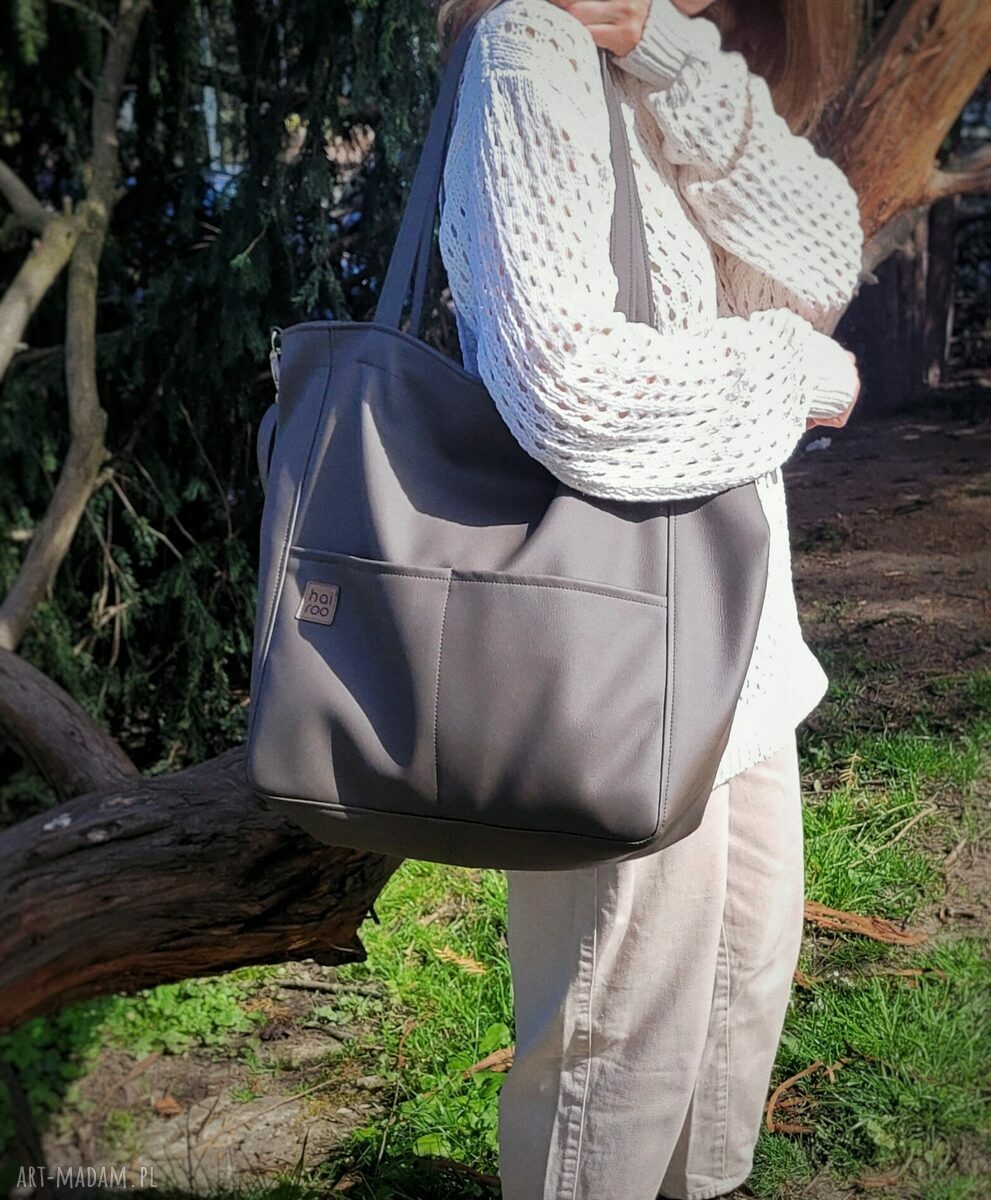 Torba Lazy Bag Pocket taupe vegan na ramię - oversize z kieszeniami na telefon i klucze