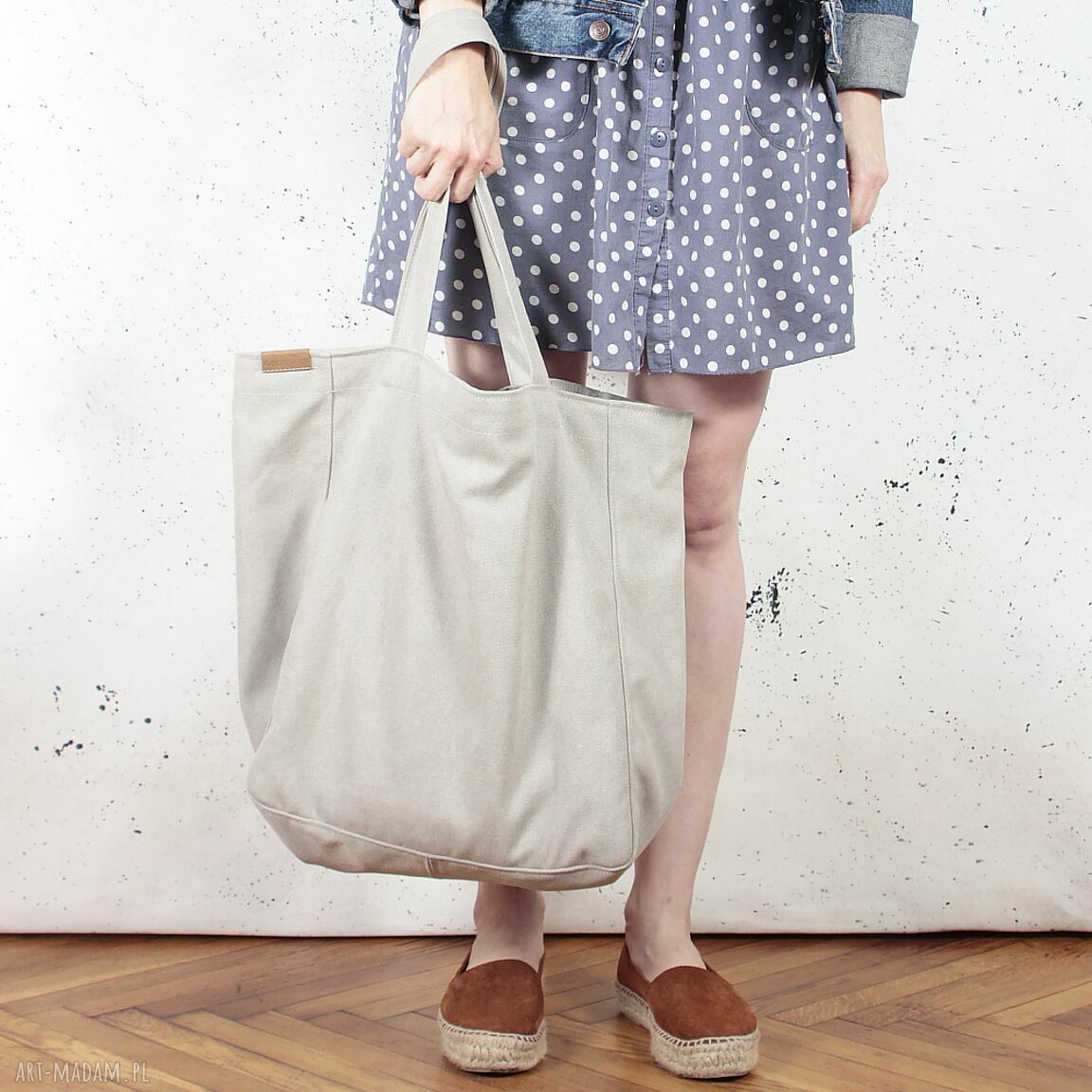 Duża beżowa Lazy Bag na zamek z bawełny - vegan handmade
