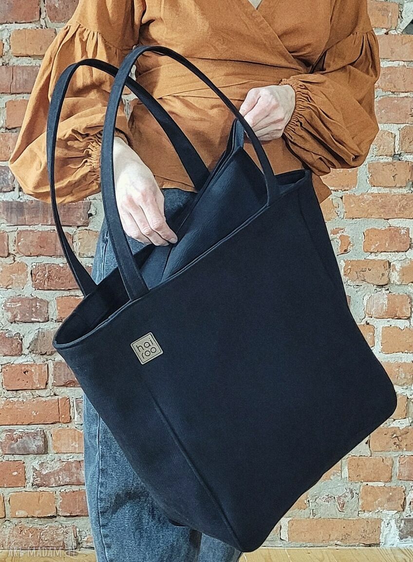 Lazy Bag Bukka - czarna, wodoodporna torebka oversize na ramię