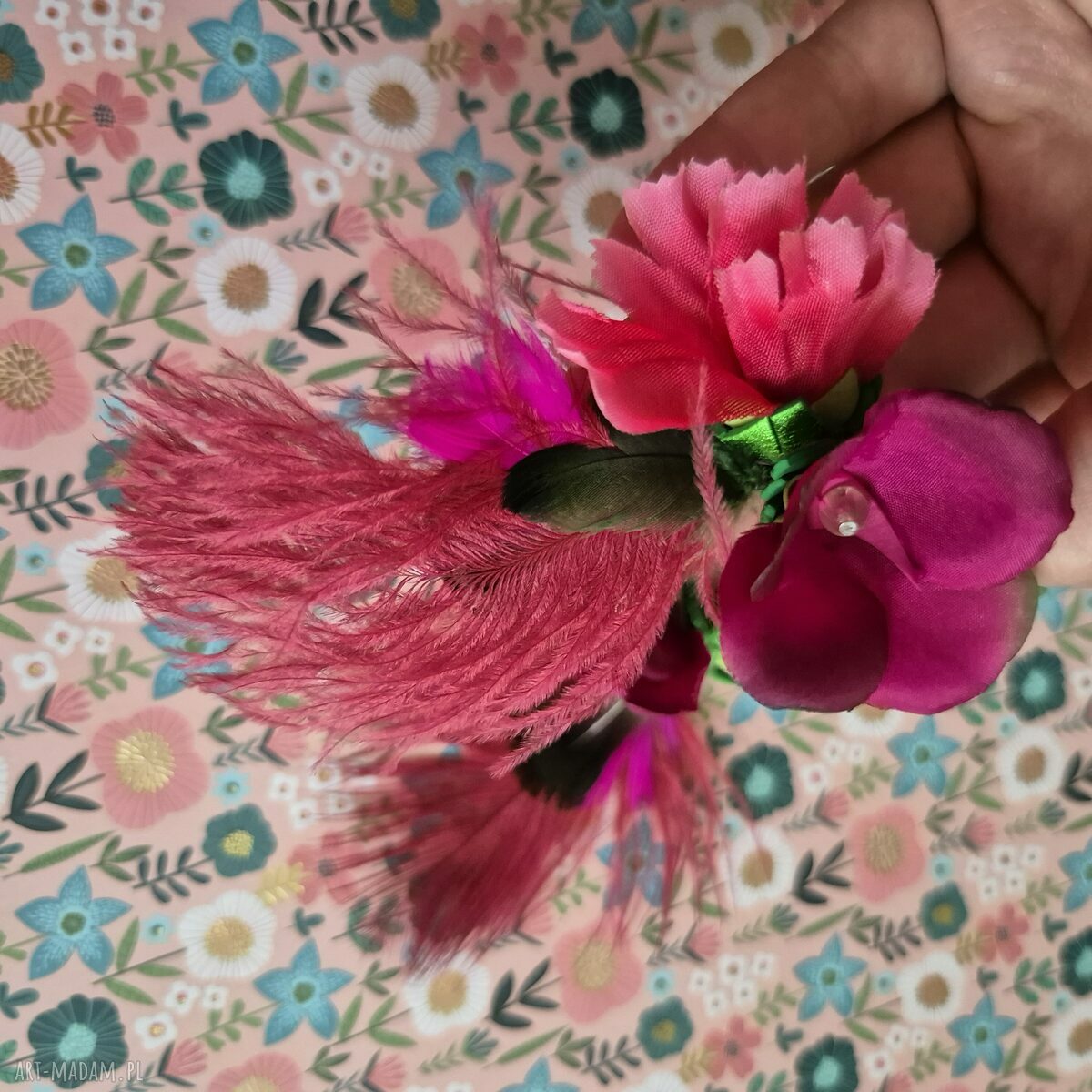 Kolczyki leciutkie i długie pióra - boho etno w stylu Fridy