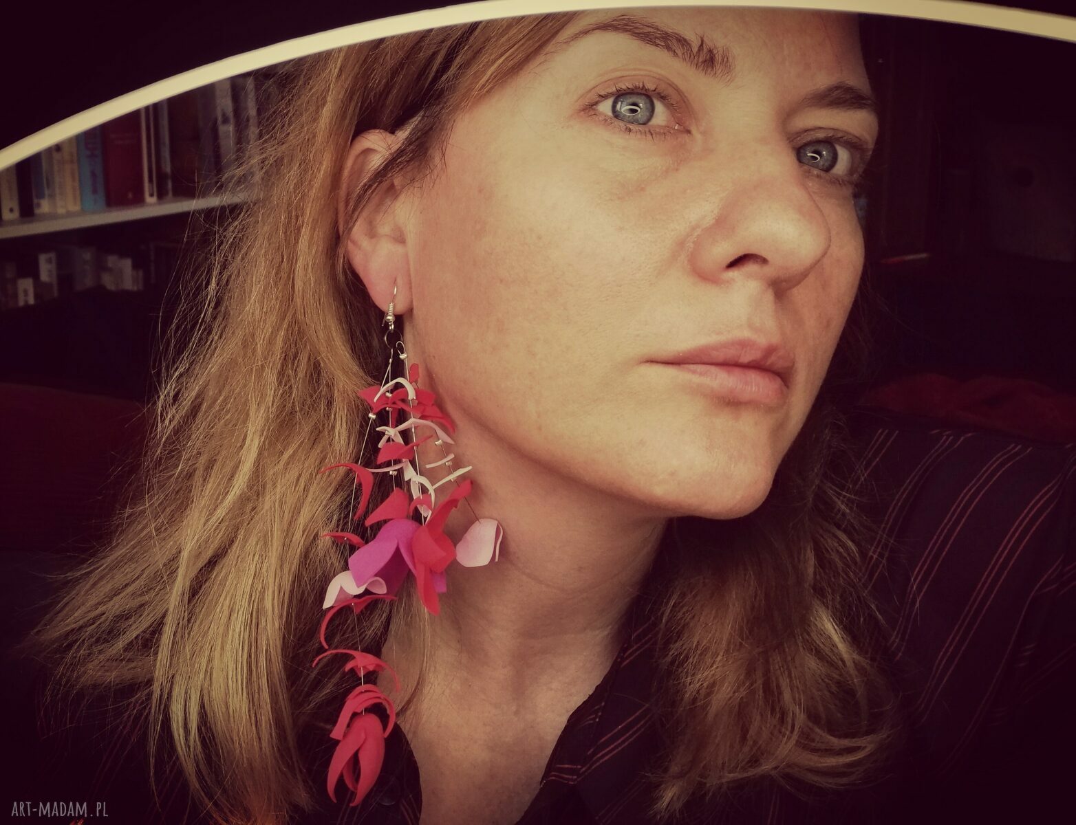 Lekkie długie kolczyki w formie róż - boho i folk