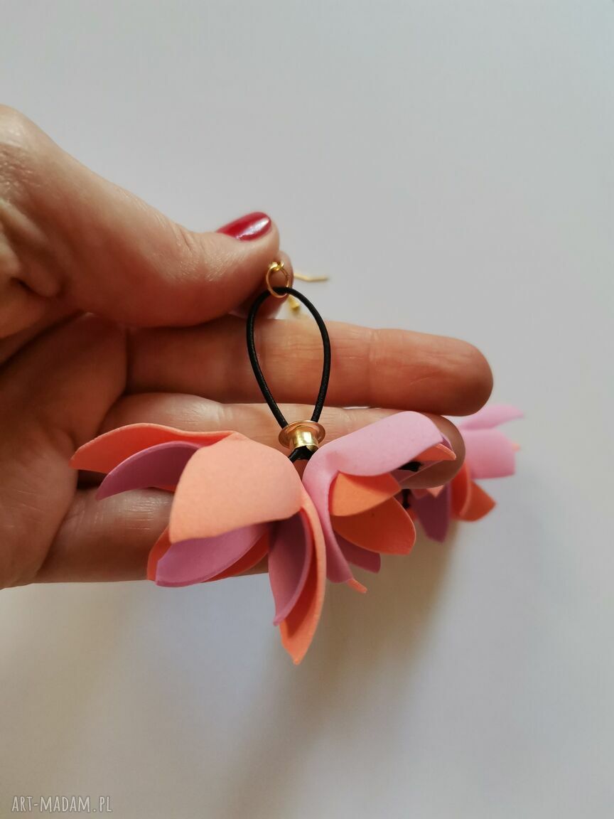 Kolczyki lekkie duże pastel morela w stylu folk i boho