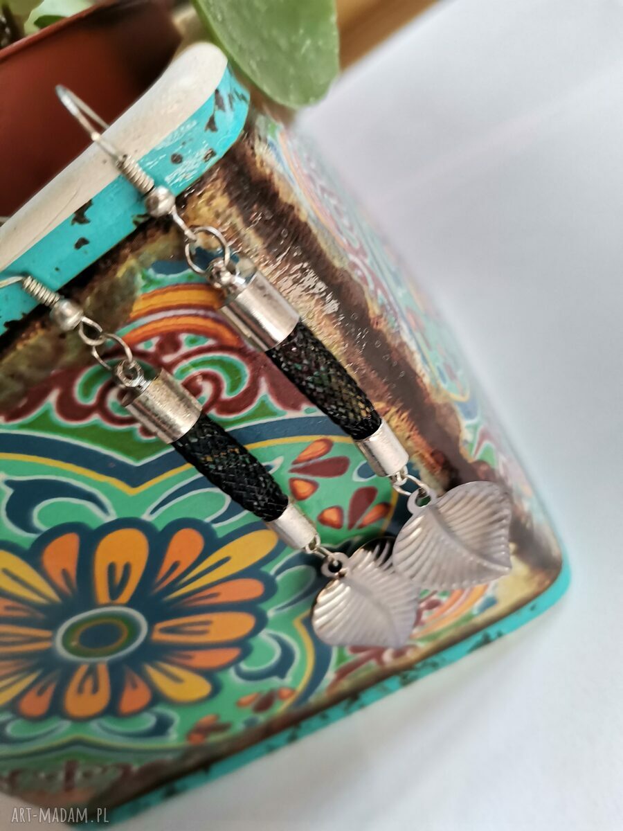 Lekkie kolczyki liście w stylu boho i folk (Box b1)