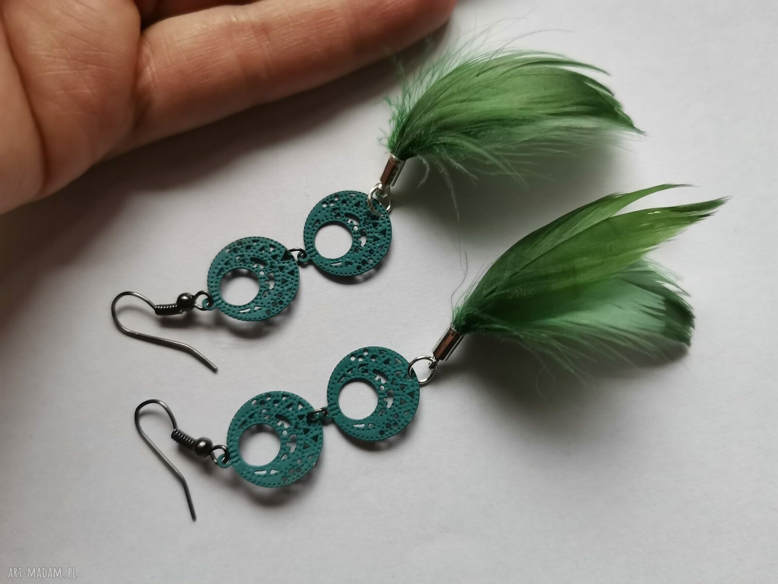 Kolczyki lekkie pióra Frida - boho folk w turkusowo-zielonym stylu