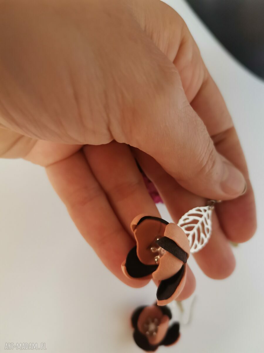 Kolczyki lekkie pastelowe w stylu boho i folk - kwiatowe i wygodne