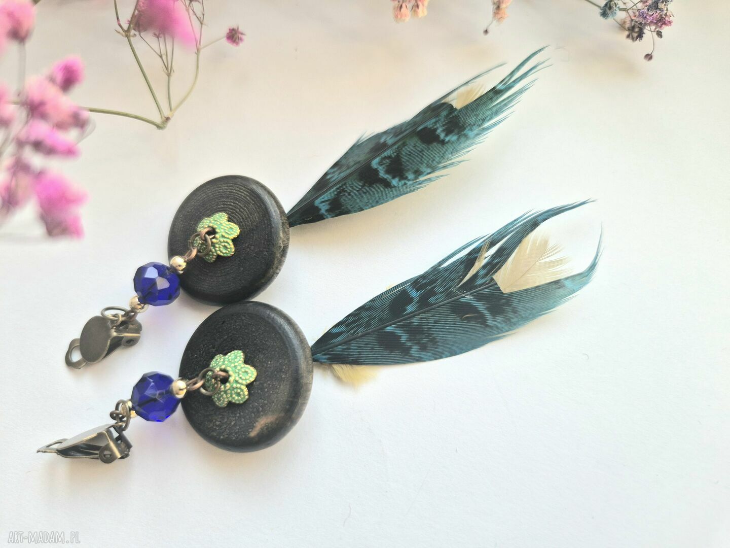 Klipsy lekkie z długimi piórami - boho etno, metal i drewno