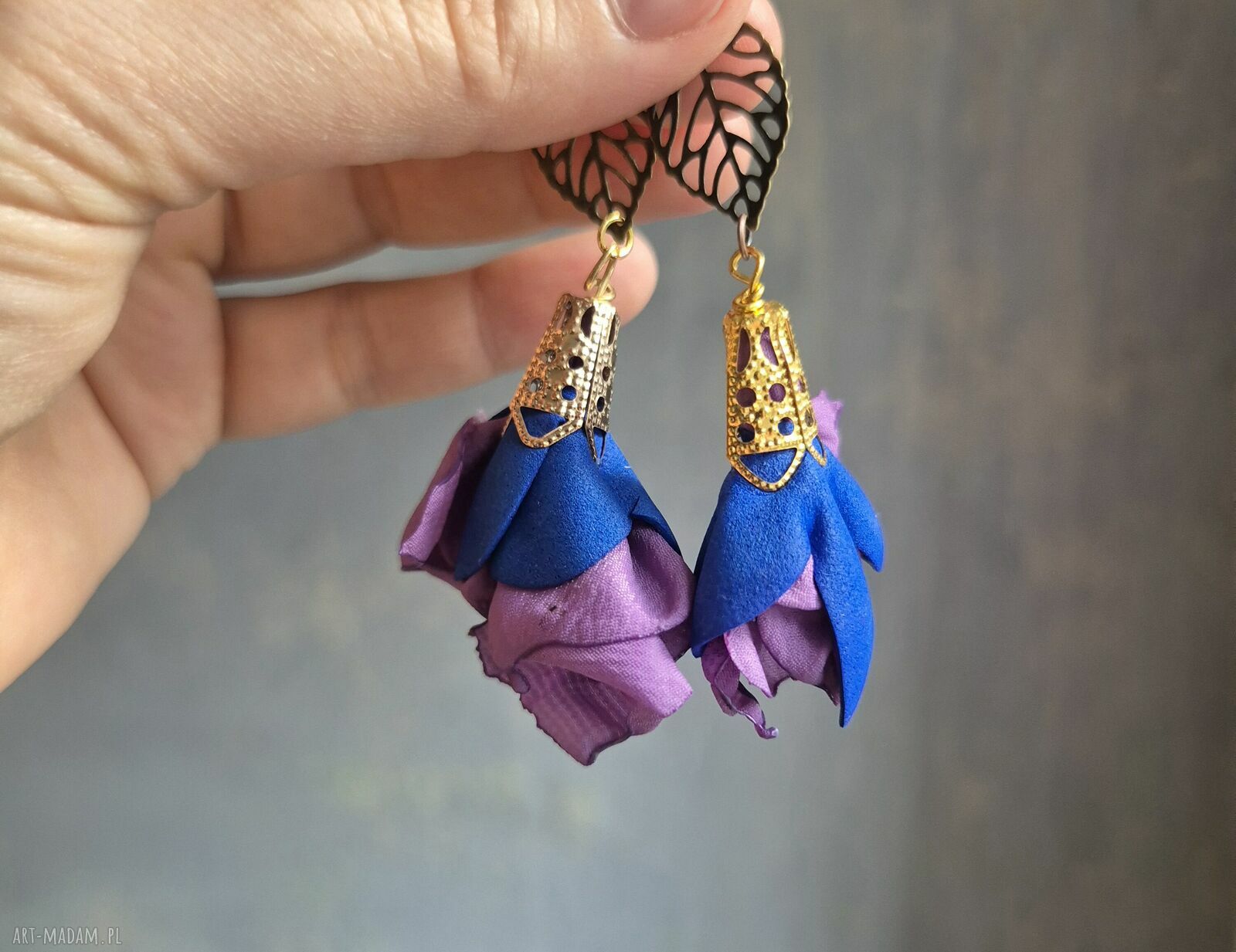 Kolorowe lekkie klipsy handmade w niebieskiej tonacji