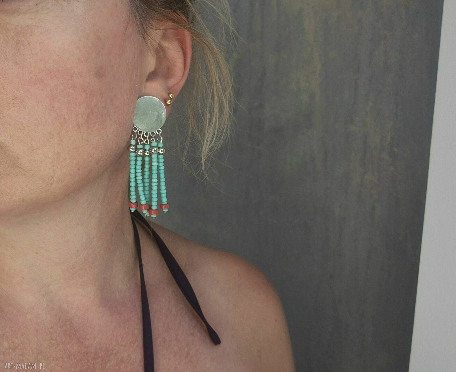 Lekkie kolorowe klipsy boho z turkusowymi koralikami