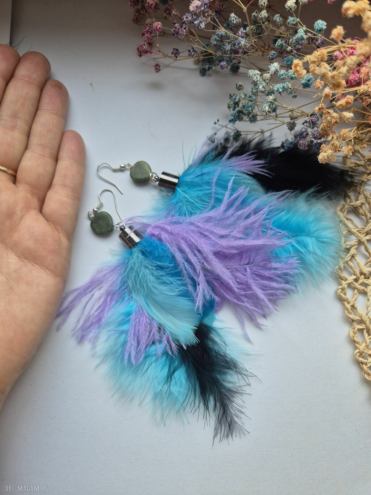 Kolczyki lekkie pióra boho w turkusie - rękodzieło Ruda Klara