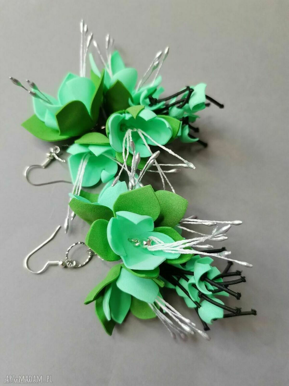 Lekkie kolczyki boho pistacjowe kwiaty w seledynowym kolorze - Ruda Klara