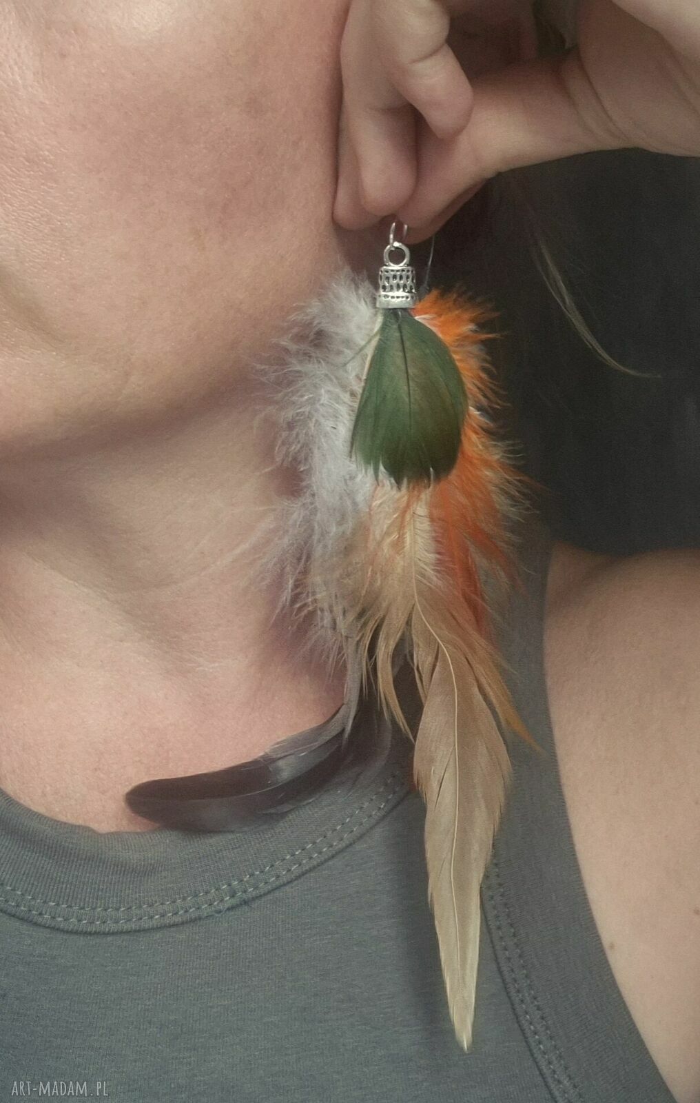 Lekkie klipsy z piórami w kolorach boho