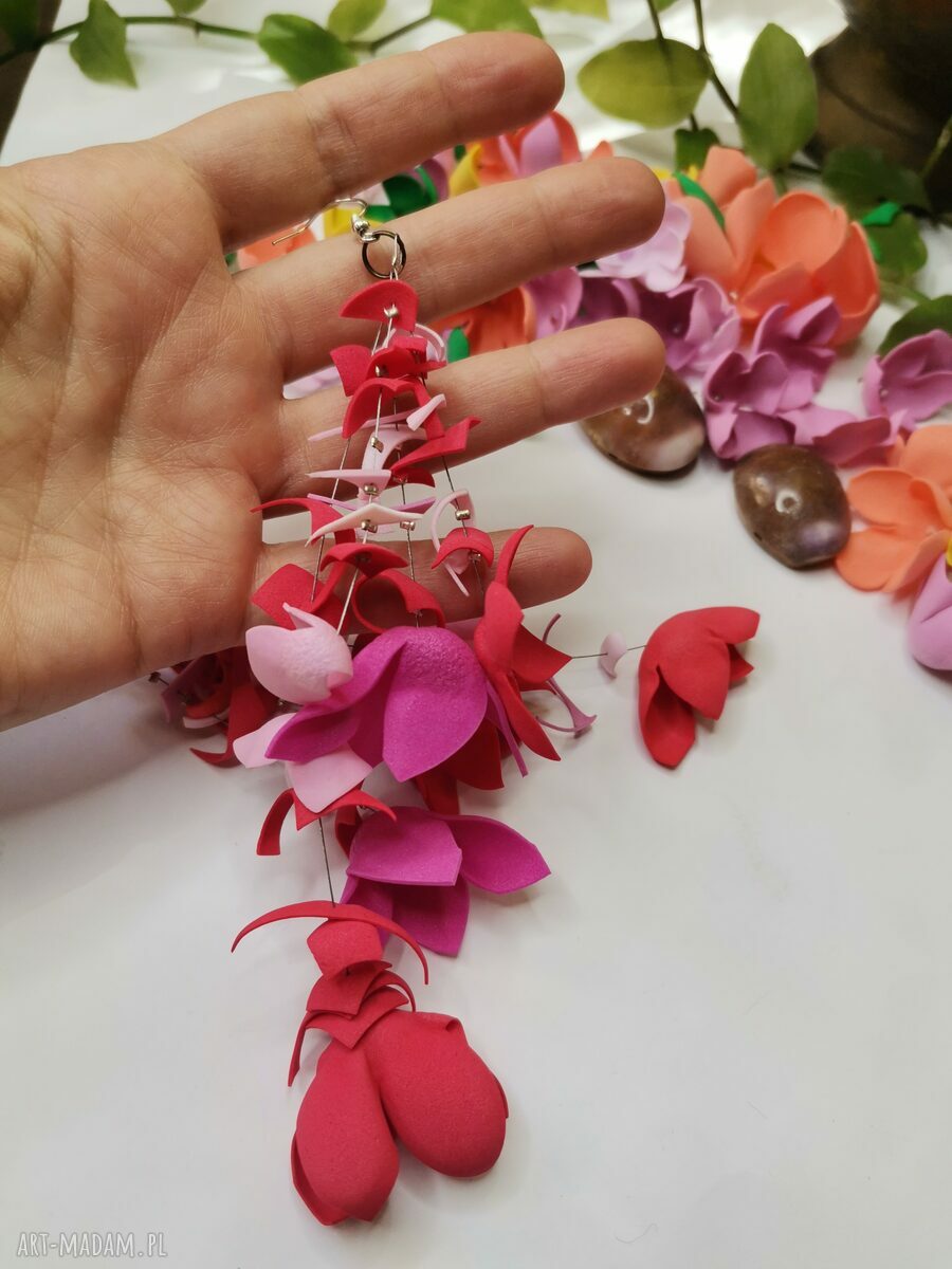 Lekkie długie kolczyki w formie róż - boho i folk
