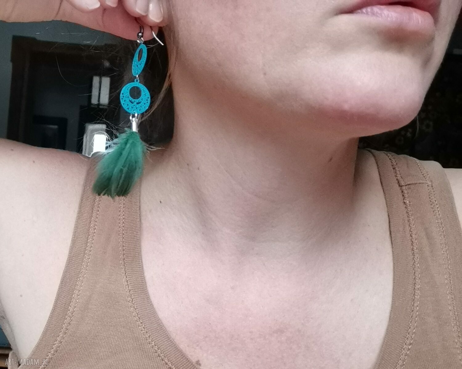 Kolczyki lekkie pióra Frida - boho folk w turkusowo-zielonym stylu