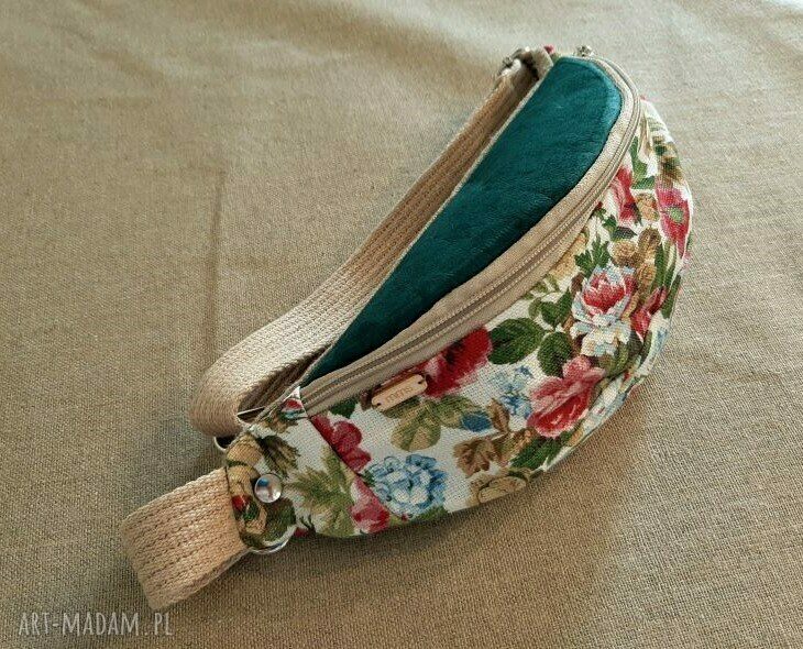 Nerka róże na białym z zielonym HandMade