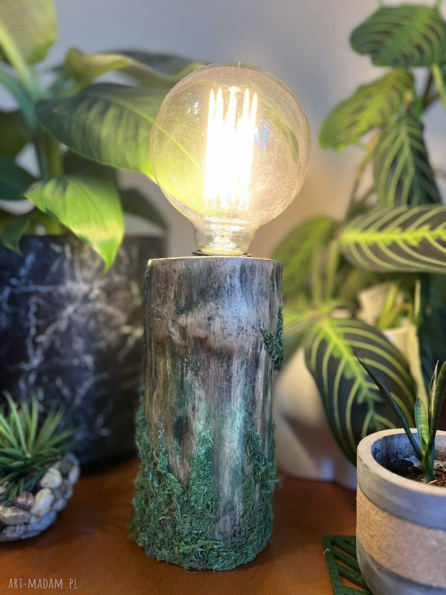 Leśna lampka nocna retro z mchem - jesienny klimat w Twoim domu