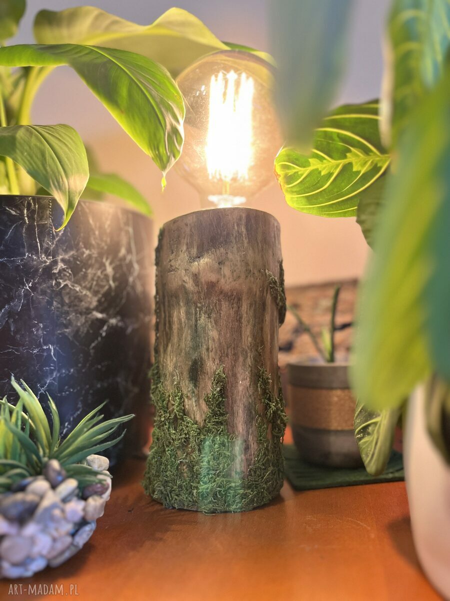 Leśna lampka nocna retro z mchem - jesienny klimat w Twoim domu