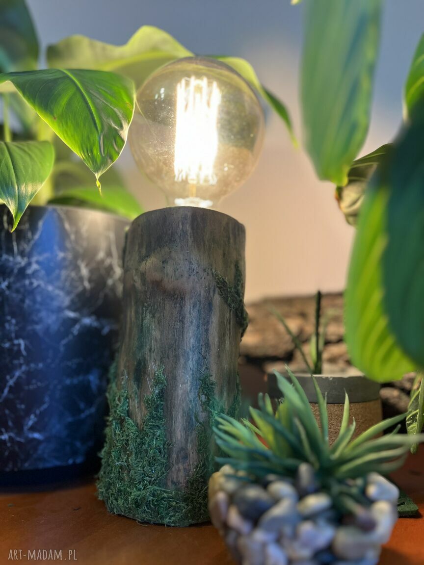 Leśna lampka nocna retro z mchem - jesienny klimat w Twoim domu