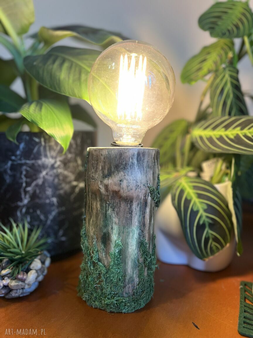 Leśna lampka nocna retro z mchem - jesienny klimat w Twoim domu