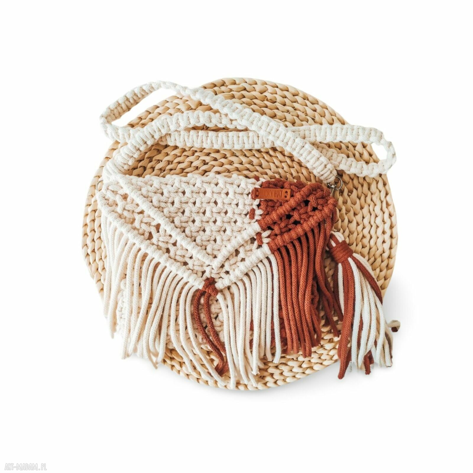 Letnia kopertówka z makramy z frędzlami na ramię (boho)