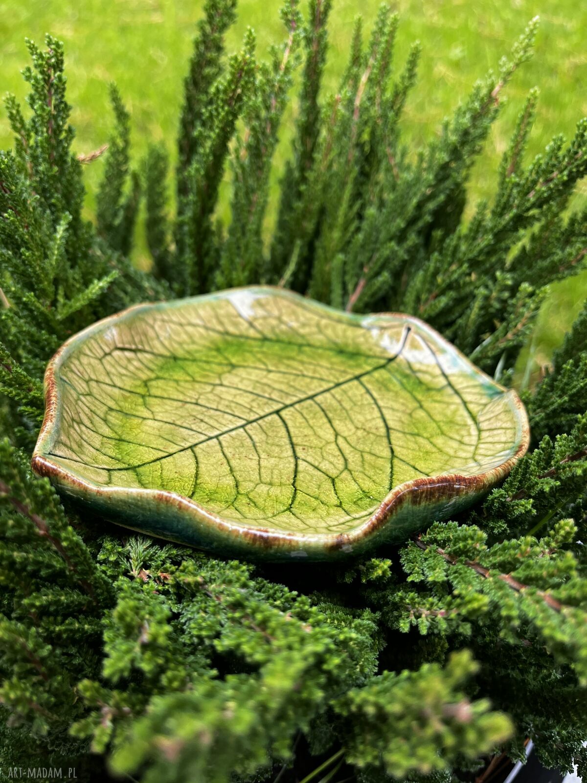 Liść - ceramiczny talerzyk w zieleni na biżuterię