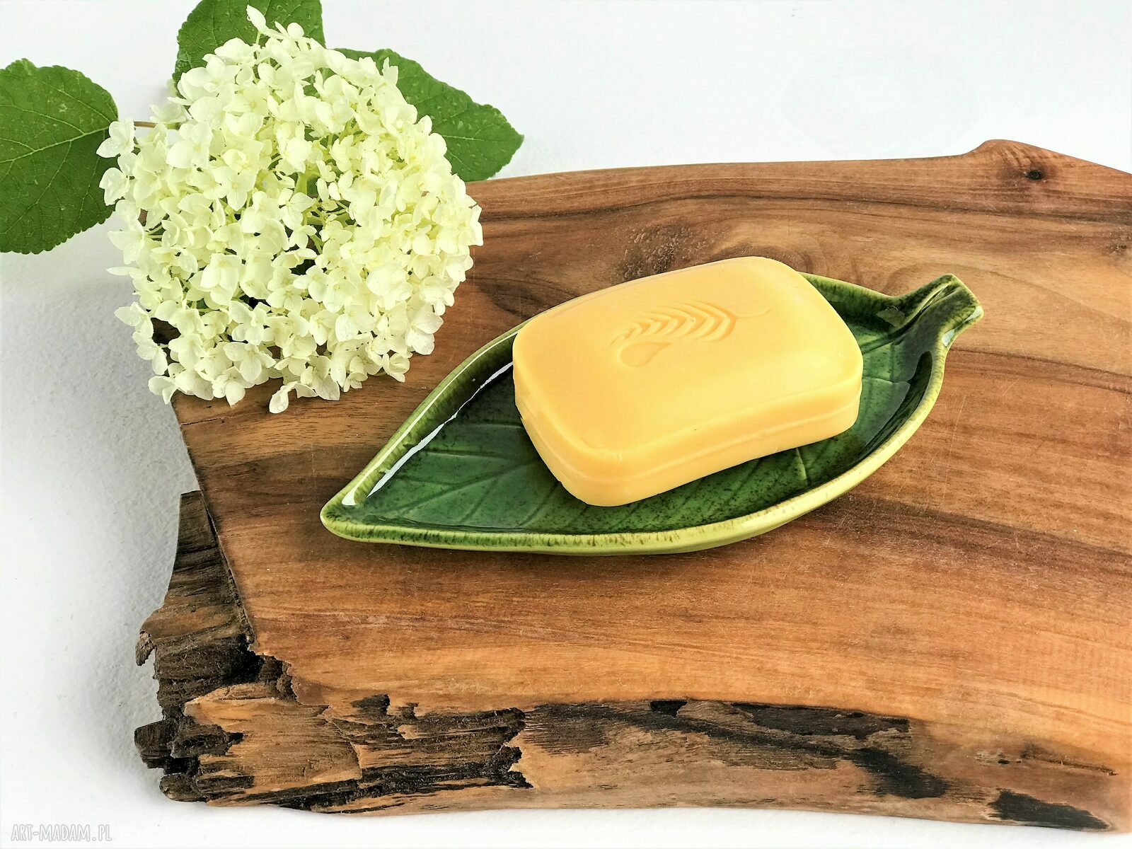 Mydelniczka ceramiczna „Liść” - ręcznie lepiona z naturalną fakturą
