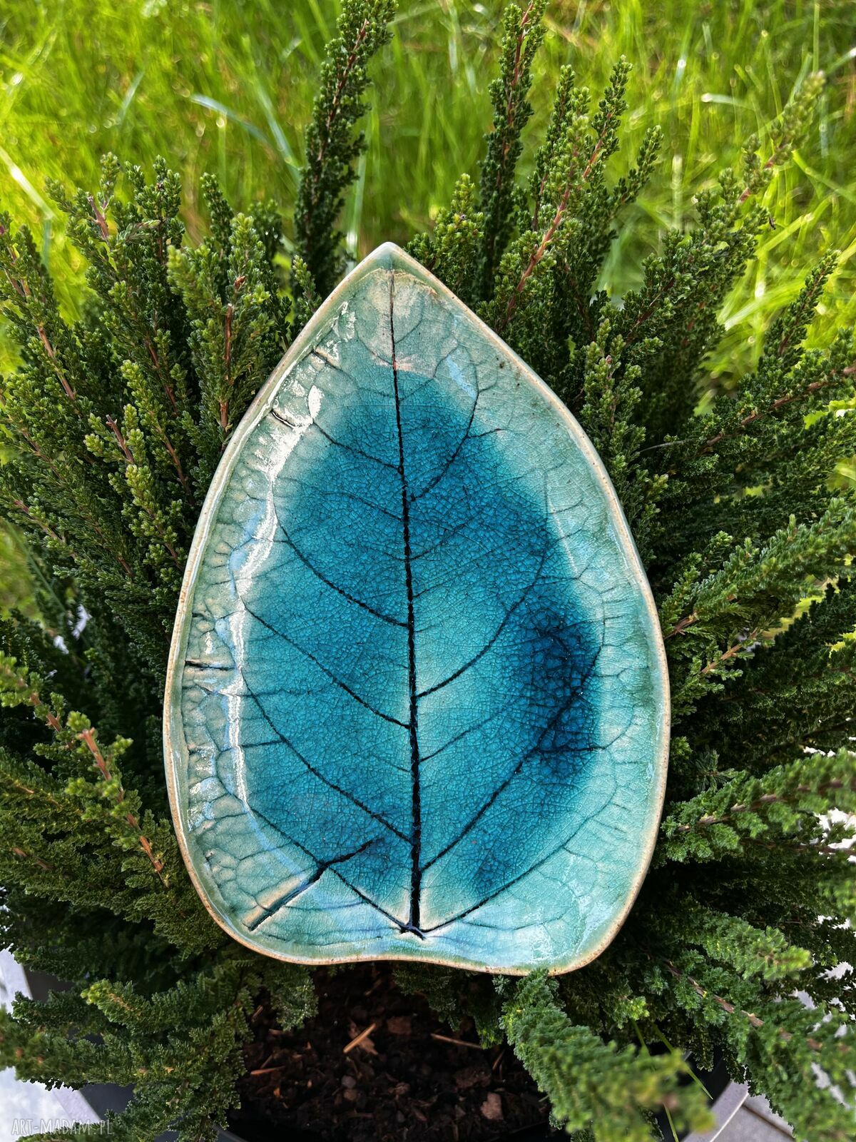 Ceramiczny talerzyk liść w turkusie na biżuterię