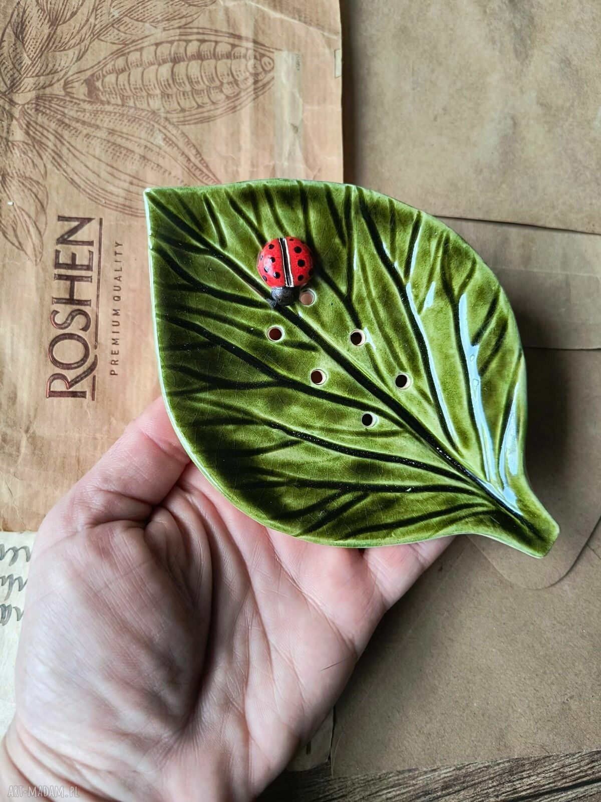 Mydelniczka ceramiczna Liść z biedronką