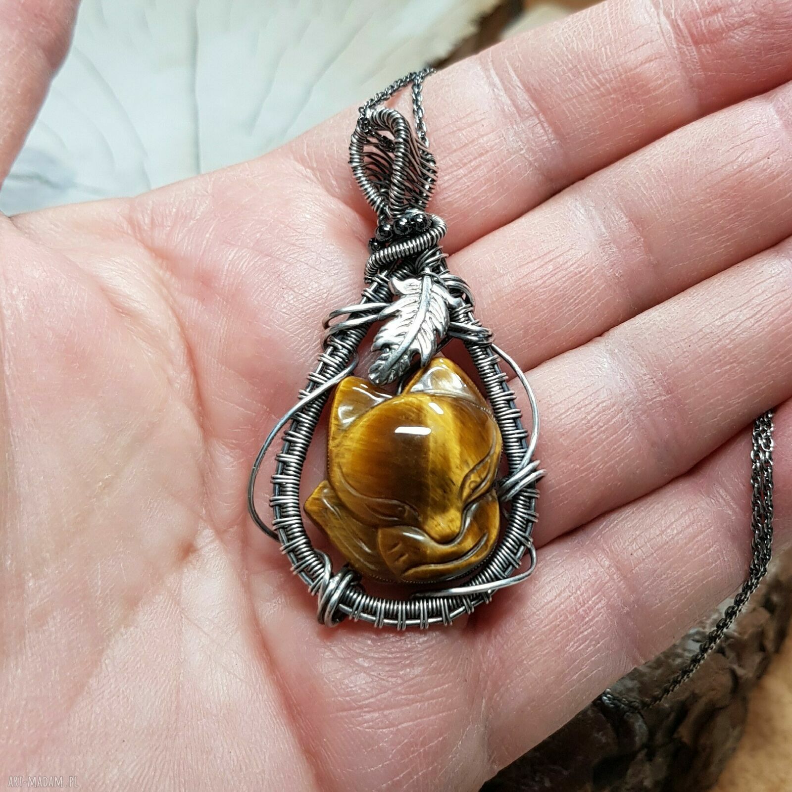 Lisek z tygrysiego oka s223 - ręcznie robiony wisiorek wire wrapping z srebra 999