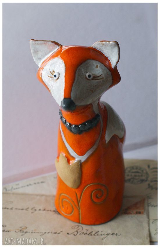 Lisiczka z tulipanem - ceramiczna dekoracja handmade z gliny szamotowej