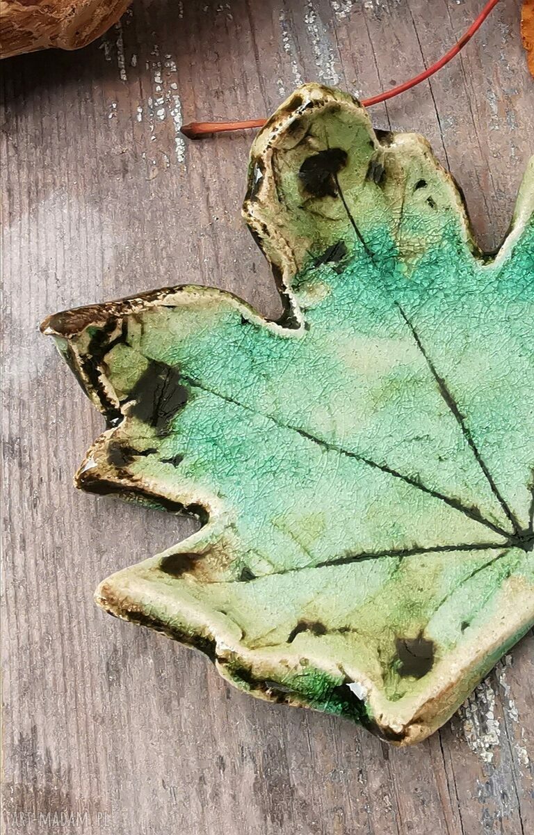 Ceramiczny listek klonowy Shiraja - talerzyk/podstawka na biżuterię i tealight