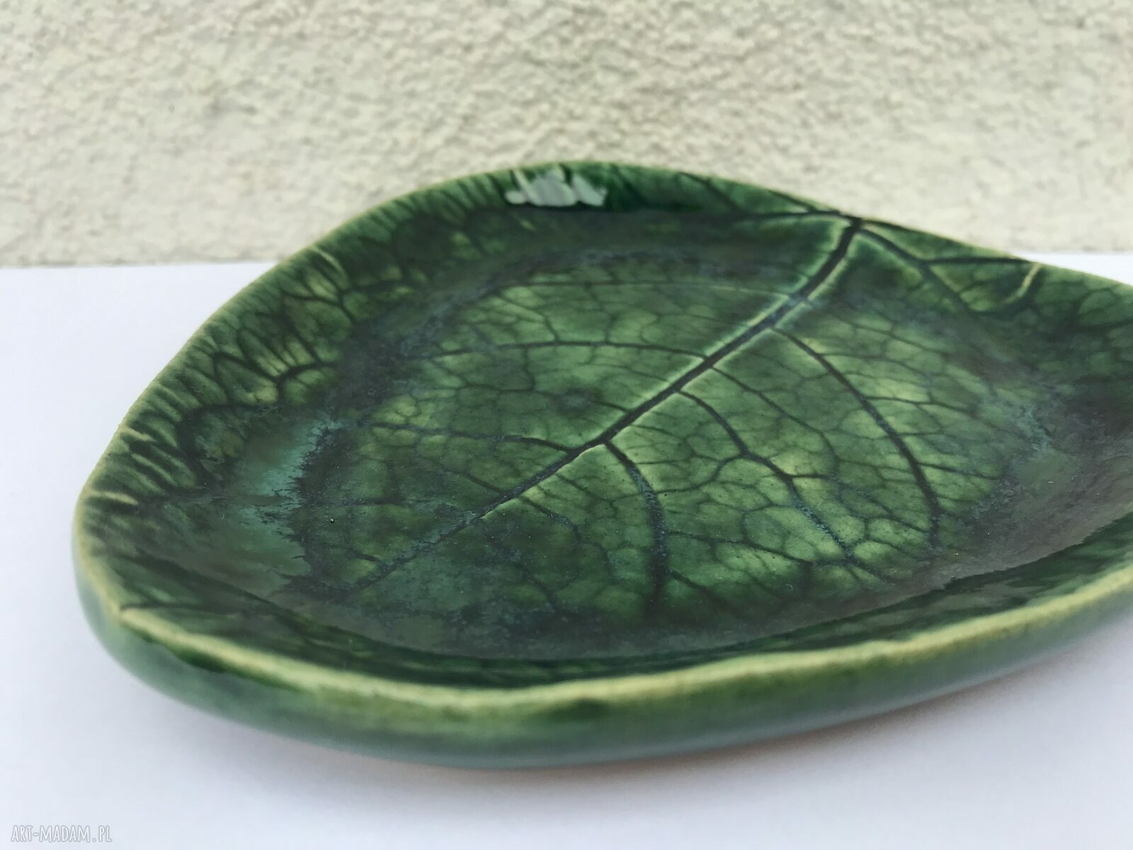 Listek w zieleni - ceramiczny talerzyk na biżuterię