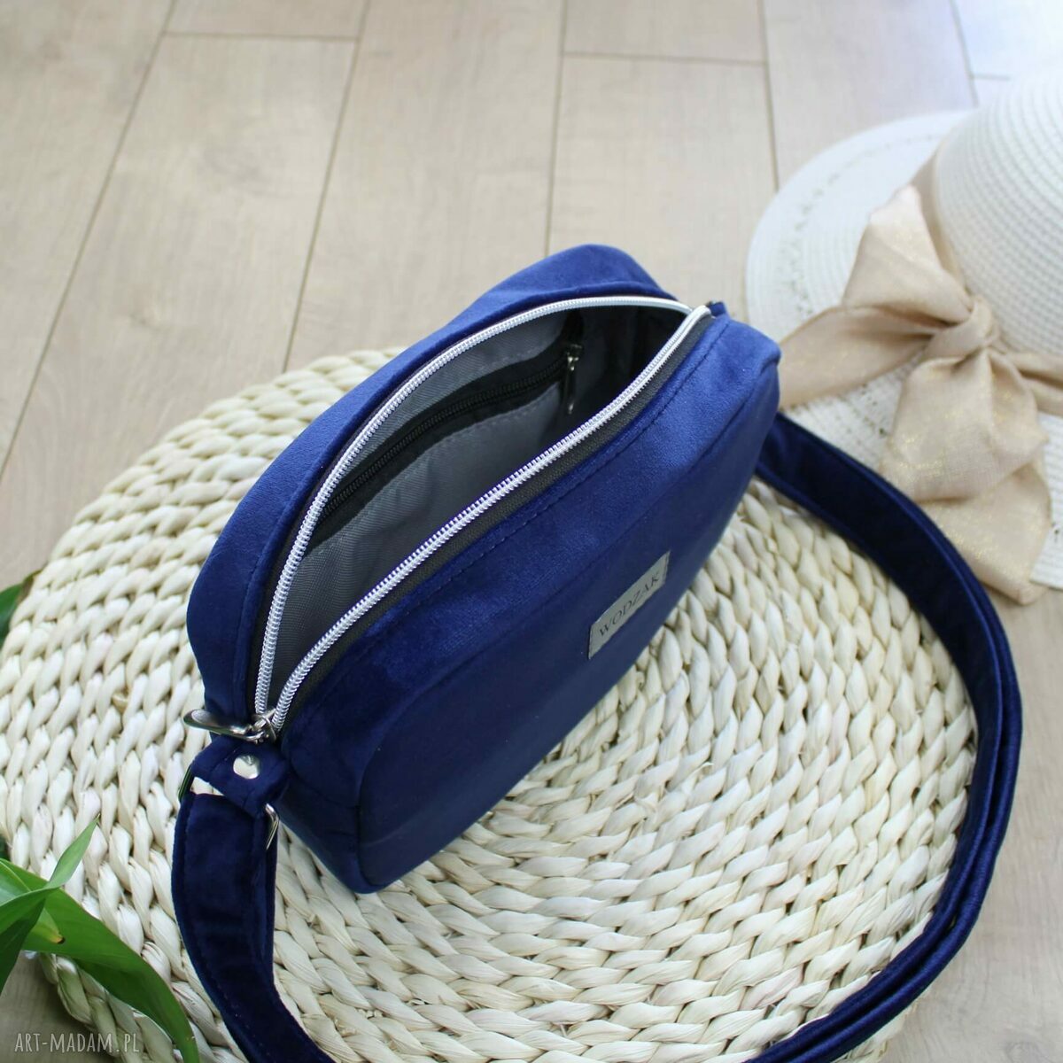 mini: Listonoszka mini z granatowego weluru ręcznie robione