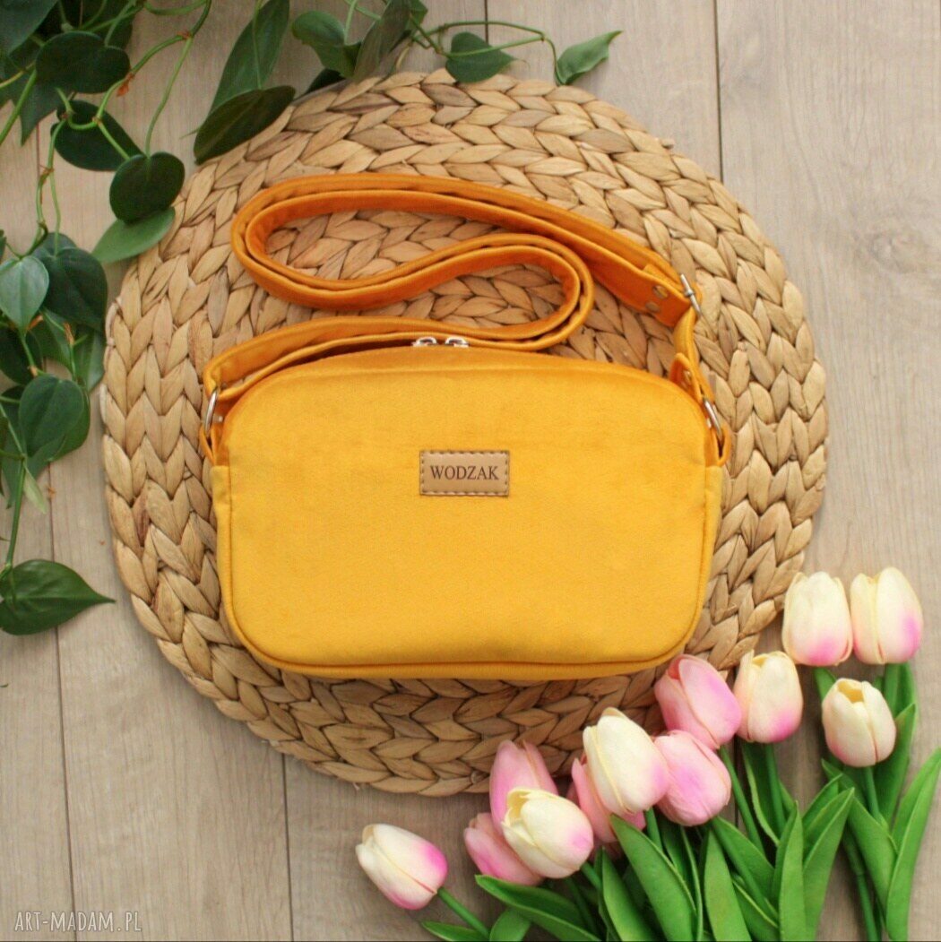 mini: Listonoszka mini z żółtego weluru ręcznie robione