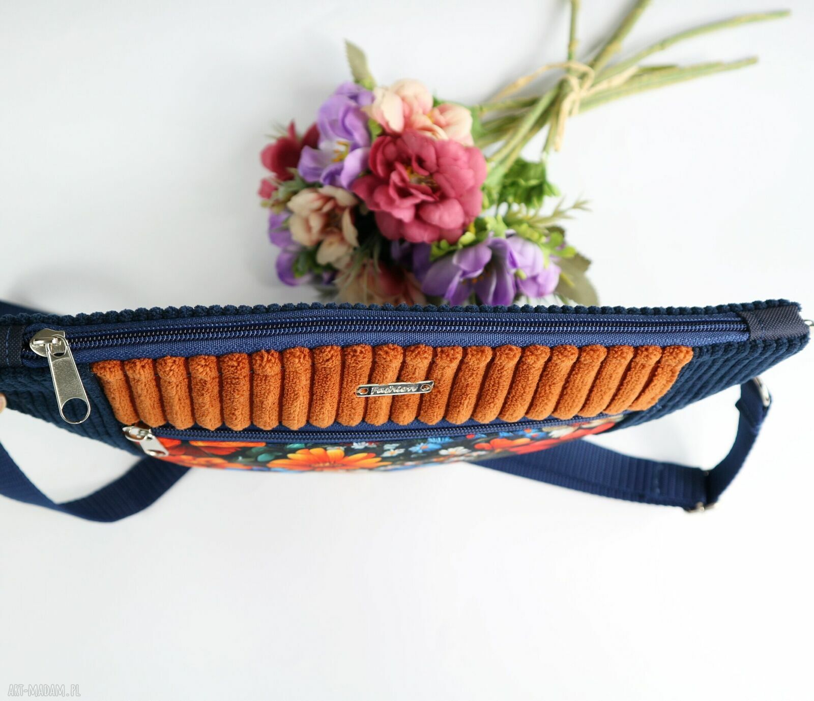 Listonoszka nerka ze sztruksu granat - handmade