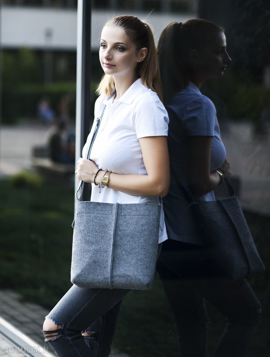 Listonoszka Szara z Filcu Minimalistyczna Torebka na długim pasku hand made