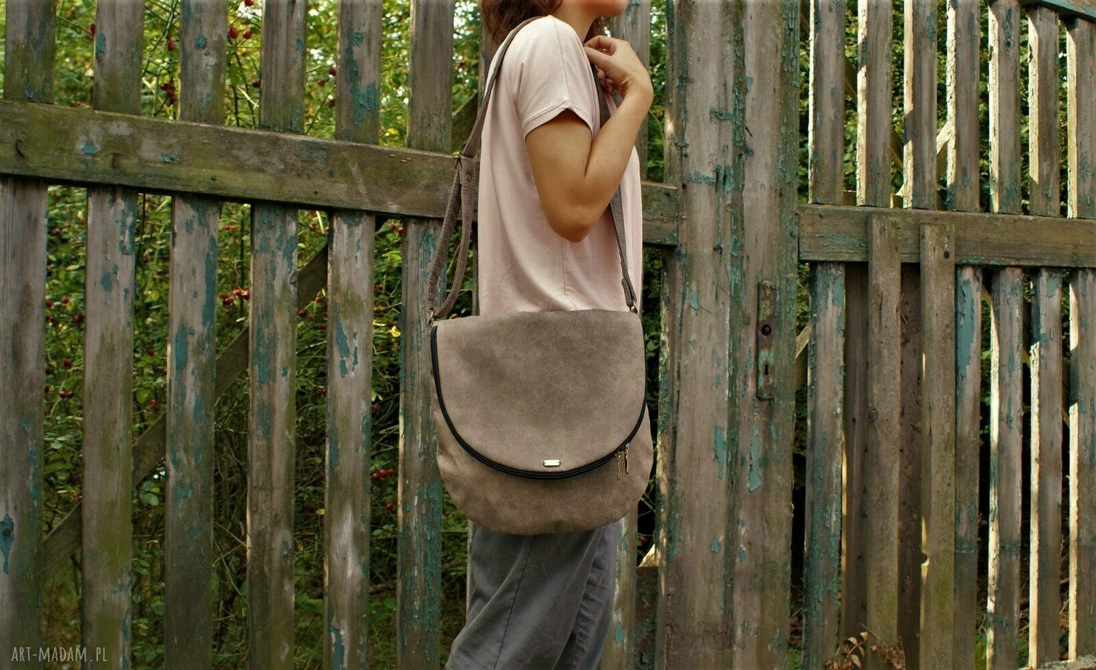 Listonoszka taupe hand made