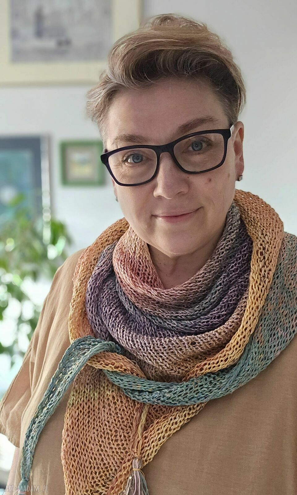 Lniana chusta boho z chwostami - ręcznie robiony szal na drutach