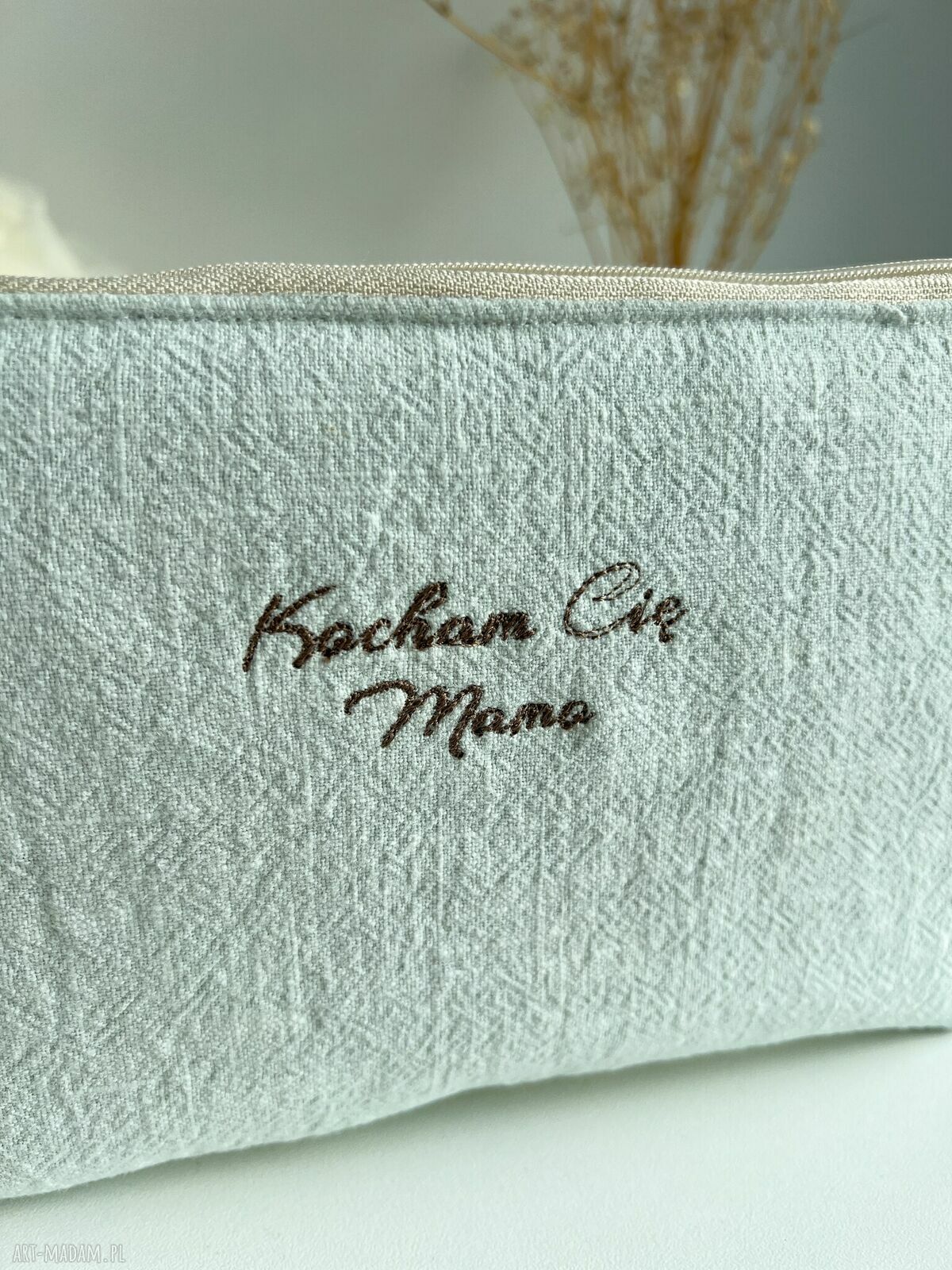 Lniana kosmetyczka haftowana „Kocham Cię Mamo” - prezent dla mamy