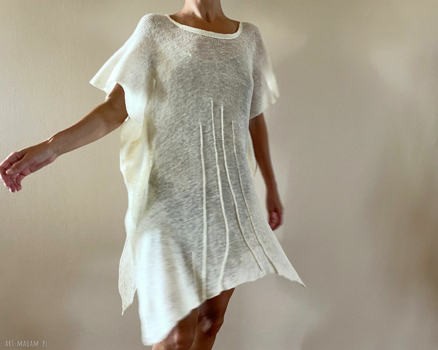 Lniana tunika damska w jasnym kremie - 100% len, oversize
