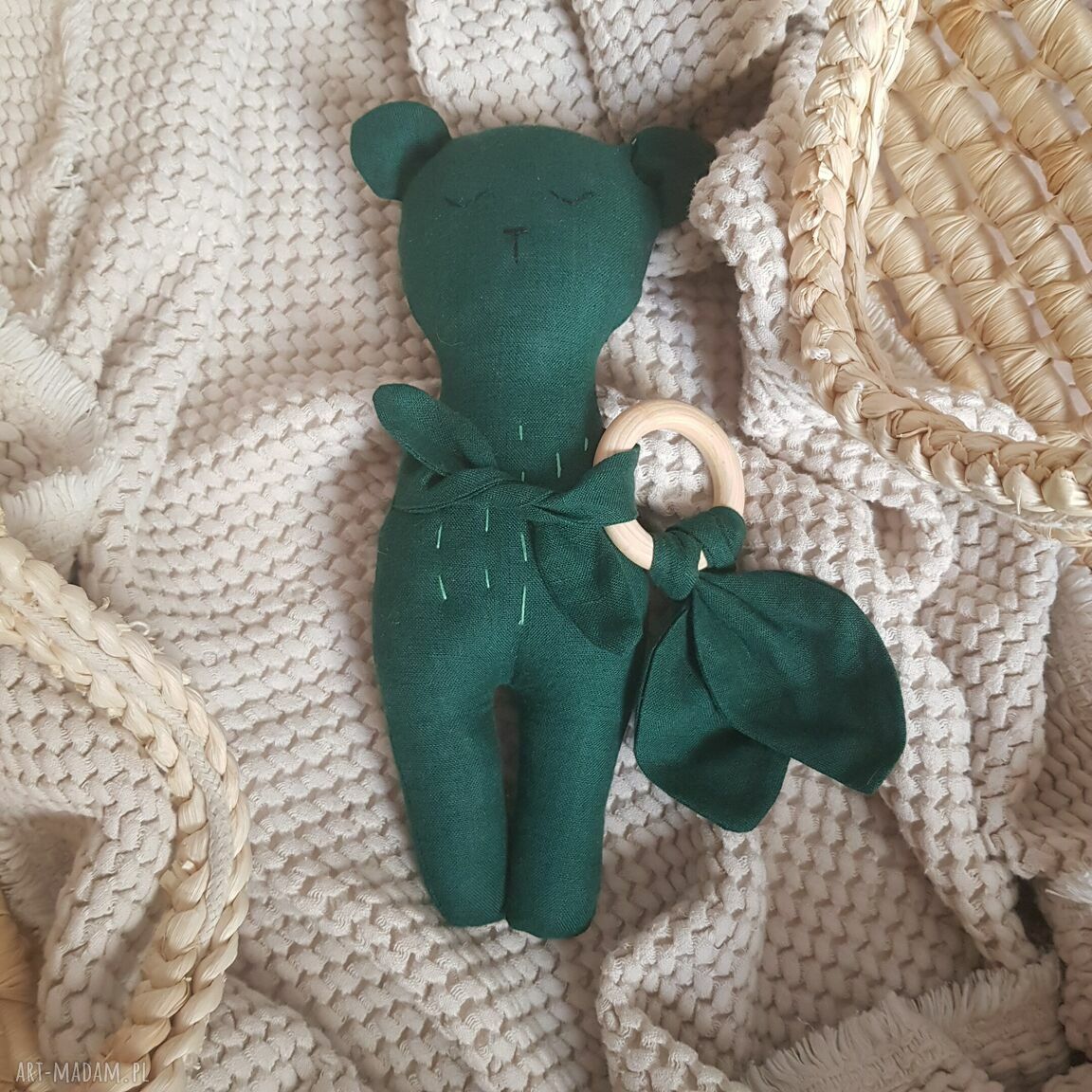 Lniany miś z gryzakiem dla niemowląt - zielony, ręcznie szyty (ok. 28 cm)