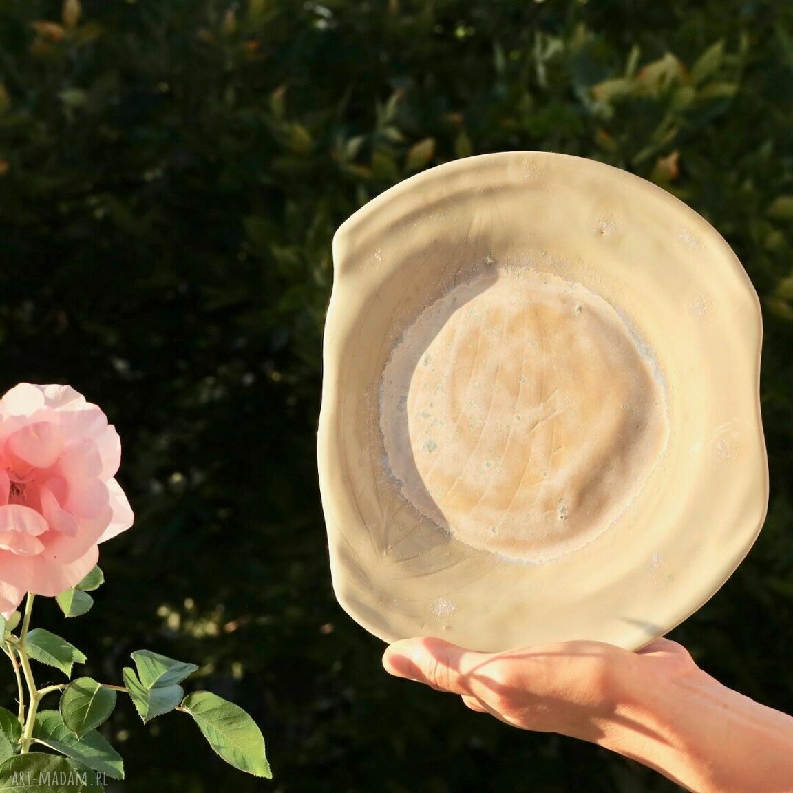 Zielona ceramiczna patera „Lodowiec” z liściem - handmade Midrib