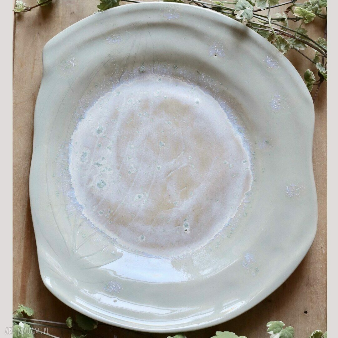 Zielona ceramiczna patera „Lodowiec” z liściem - handmade Midrib