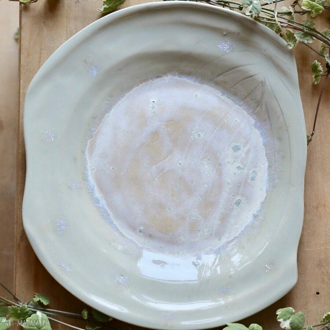 Zielona ceramiczna patera „Lodowiec” z liściem - handmade Midrib