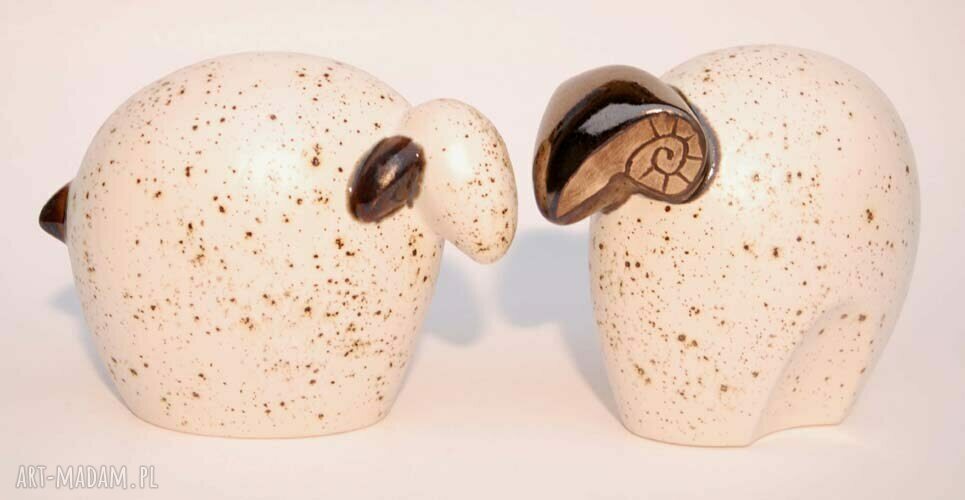 Łowca i baran - ceramiczna figurka handmade