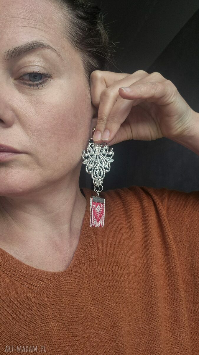 Kolczyki ludowe folkowe ażury z czerwonym motywem - unikat handmade