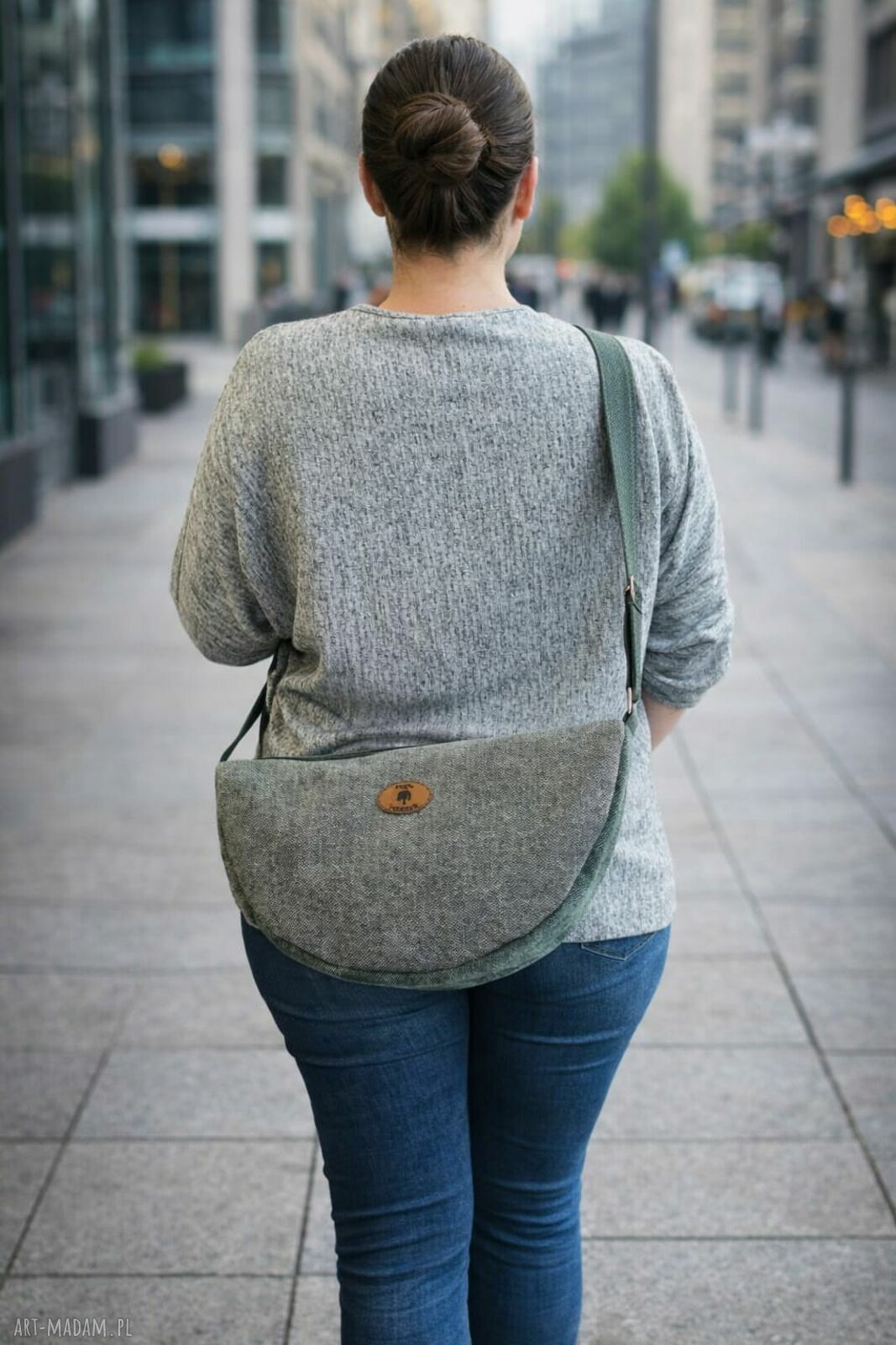 LUNA - ręcznie szyta torba crossbody w grafitowo-ciemnozielonej tonacji