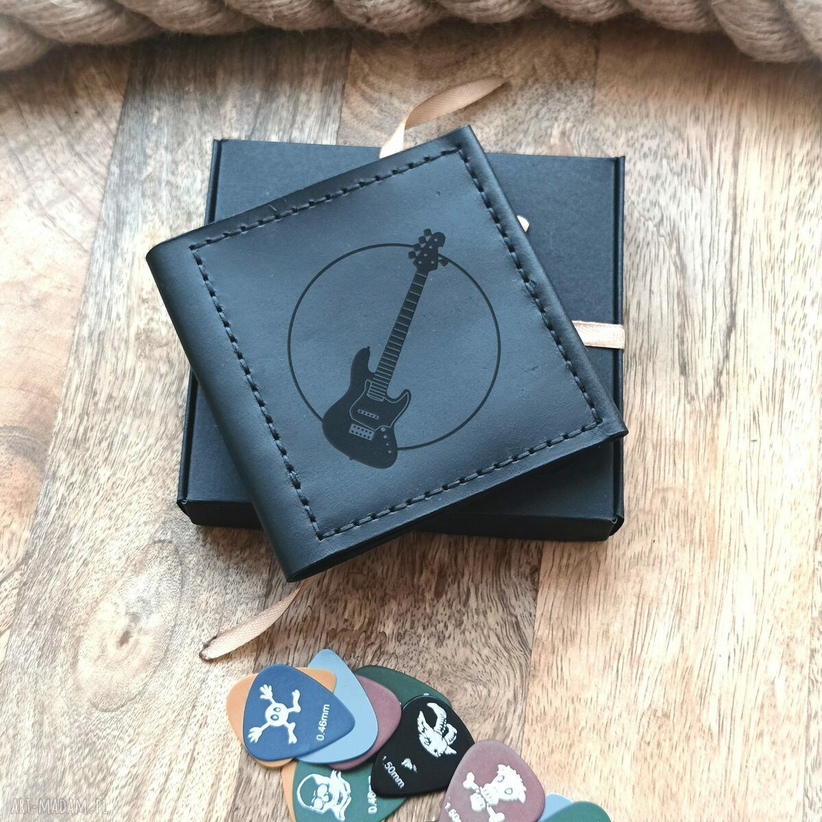 Skórzane etui na kostki do gitary - 16 szt. z personalizacją